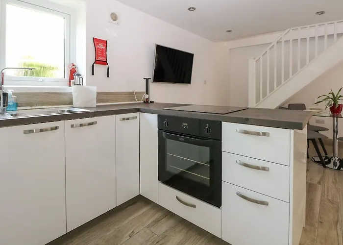 Broadford Barn - Barn Conversion In Picturesque Village